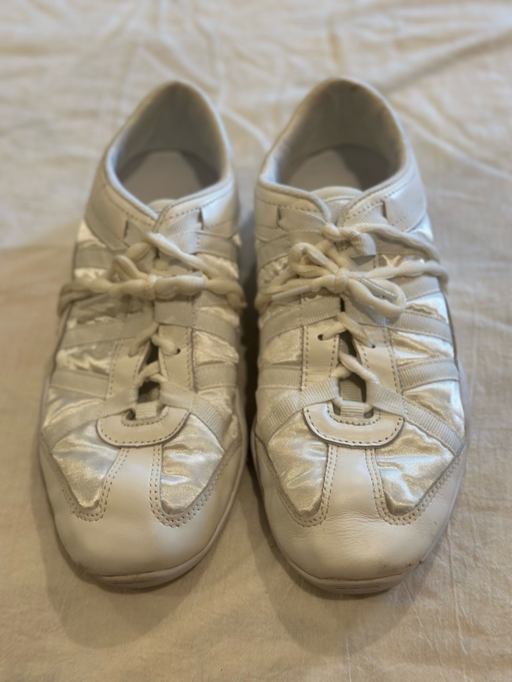 Women’s White Nfinity Evolution Cheer Shoes Size 8.5
